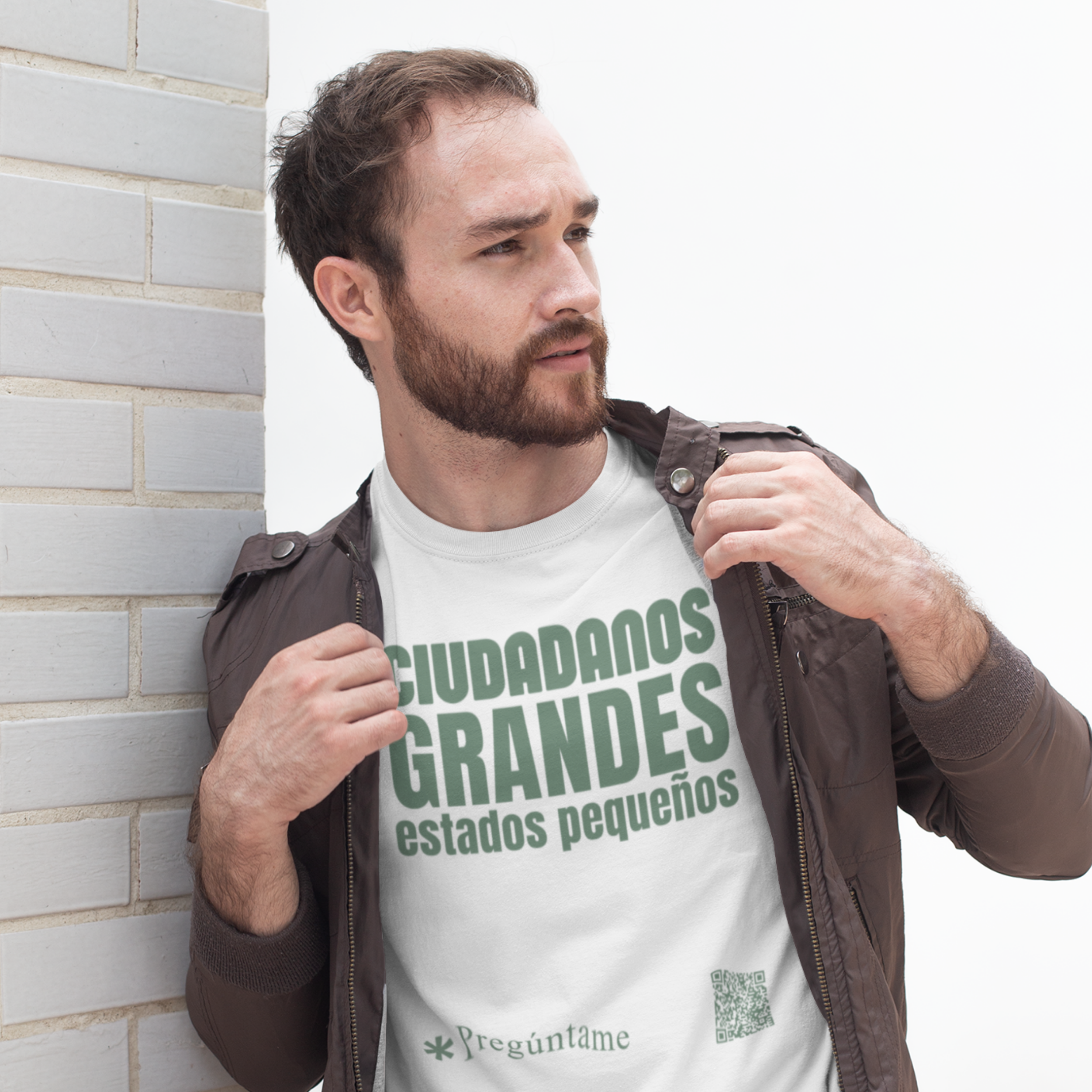 CIUDADANOS GRANDES Estados pequeños + QR Camiseta de manga corta unisex